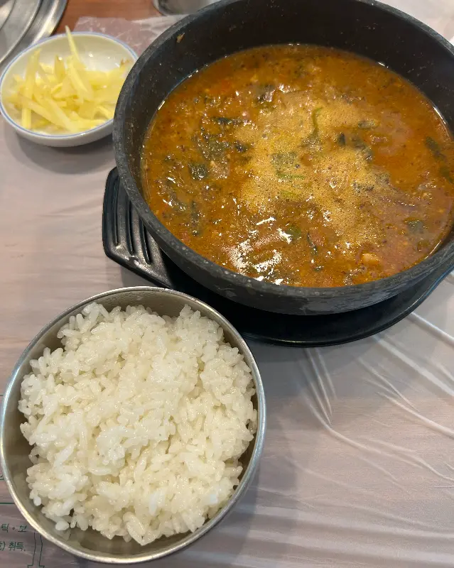 깊고 진한 장어탕