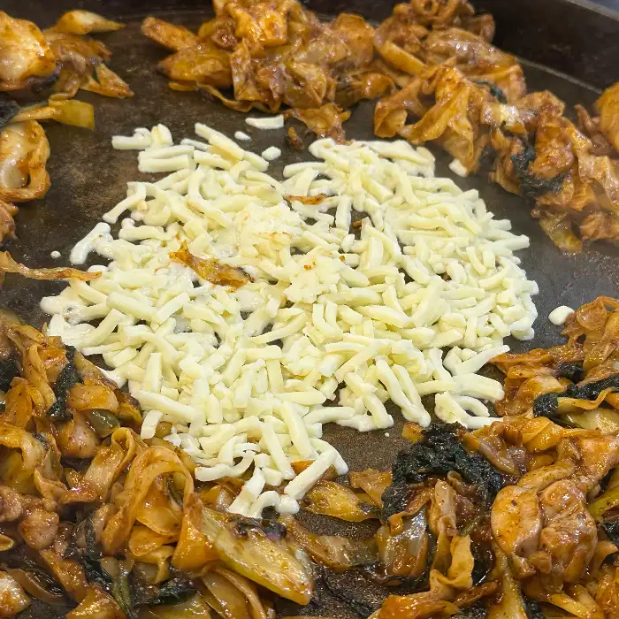 치즈 듬뿍 닭갈비 볶음밥