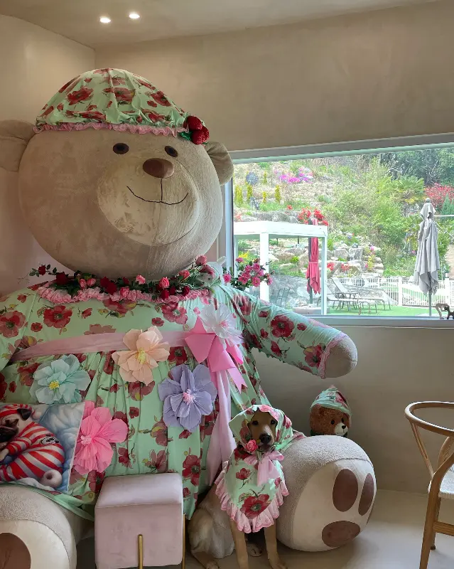 아몬드 크림 라떼와 바스크 치즈케이크