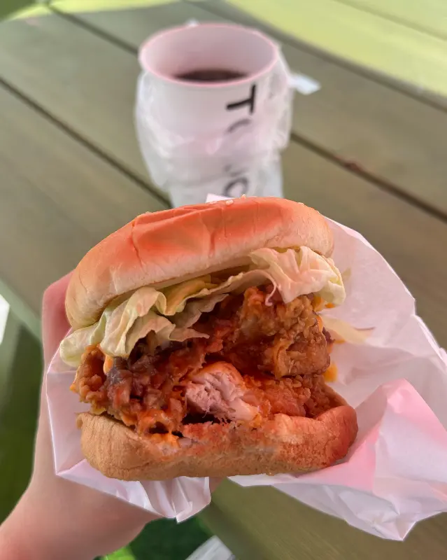 맘스터치 버거 단면