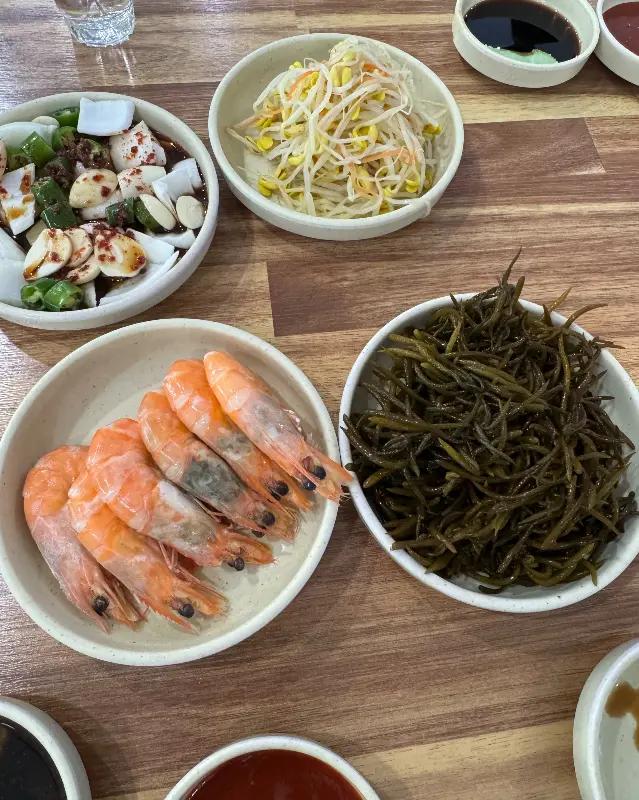 다양한 해산물 밑반찬