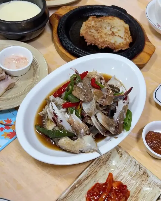 다채로운 반찬들