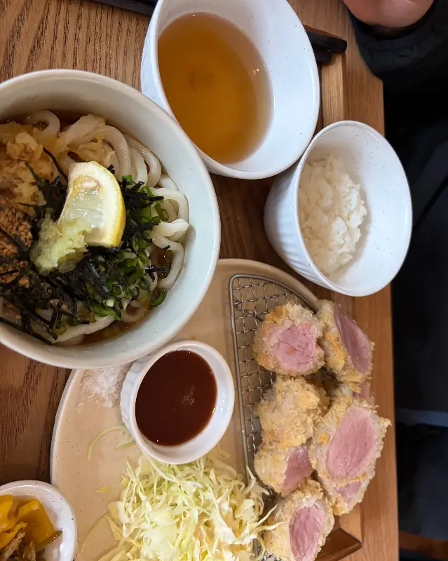 안심 카츠와 우동 세트