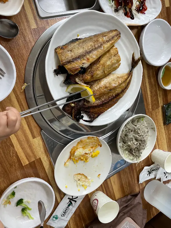 윤기가 흐르는 고등어구이