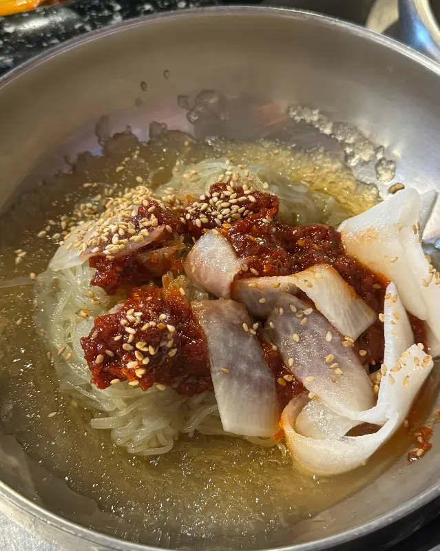 비빔 냉면