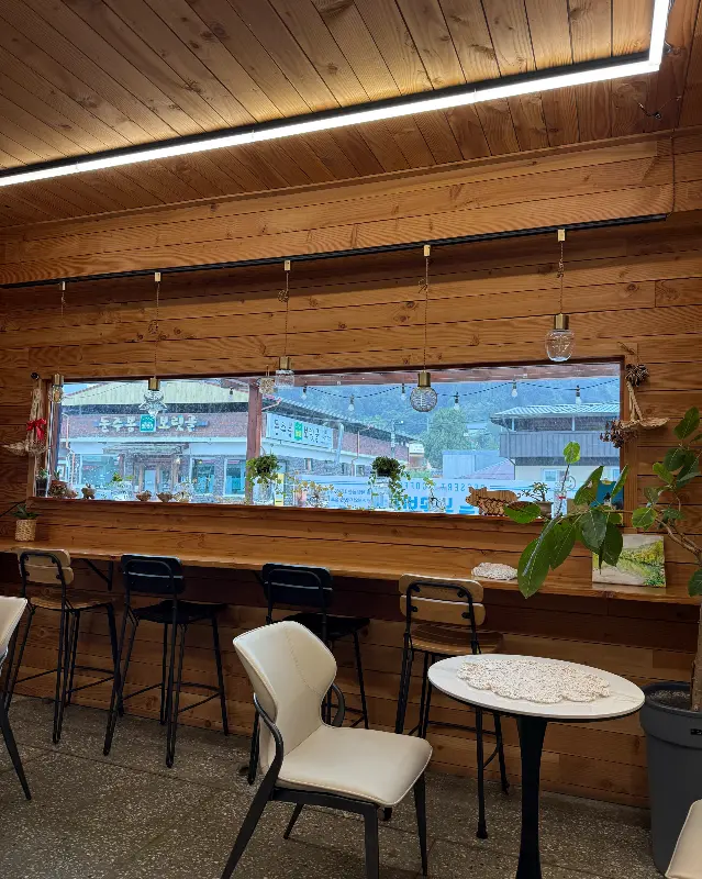 덕분 내부 좌석