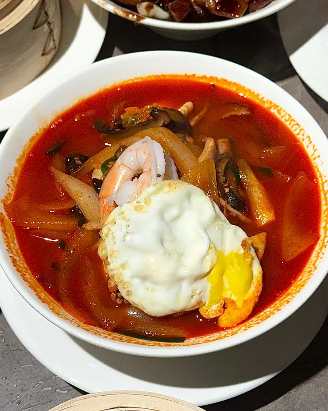 계란후라이가 올라간 짬뽕