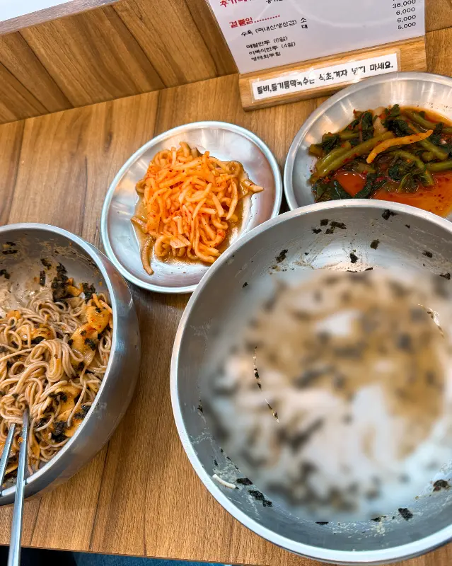 들기름 막국수와 수육 조합