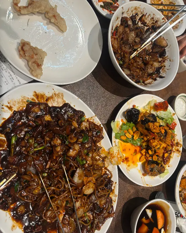 깔끔한 매장 내부