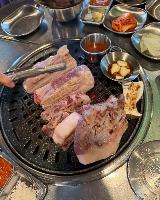다양한 곁들임 반찬들