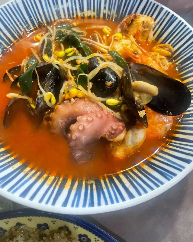 푸짐한 해물 한상