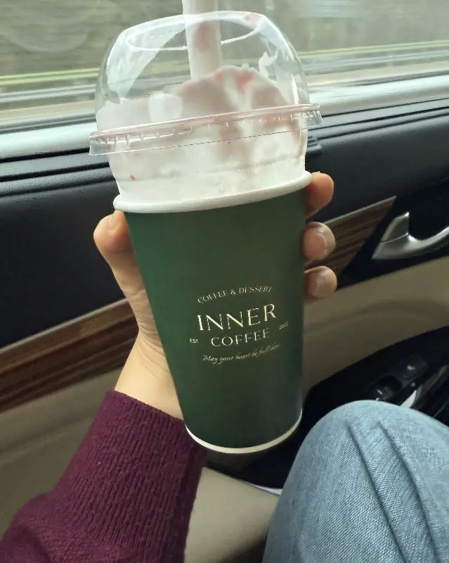 다양한 메뉴를 홍보하는 배너