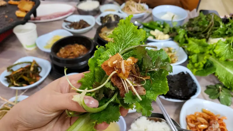 고향쌈밥 푸짐한 쌈밥