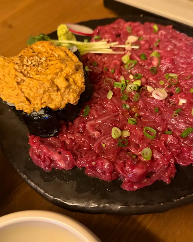 한우 육회와 안키모 소금 김밥