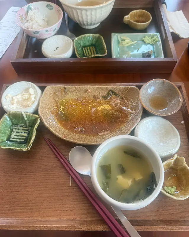 우오미동의 푸짐한 한 상 차림