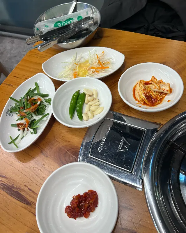 깔끔하게 차려진 기본 상차림