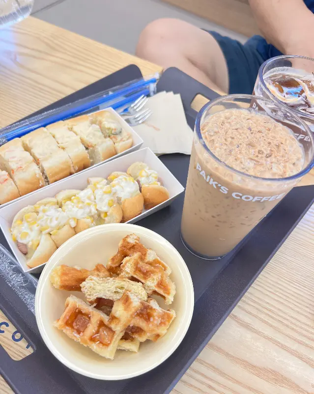 아이스 아메리카노와 빽's 핫도그