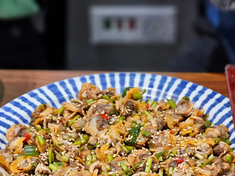 싱싱한 꼬막이 가득 들어간 꼬막무침