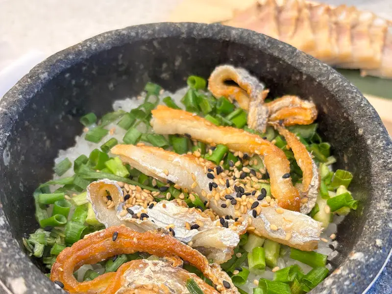 아주 밥도둑이었던 갈치솥밥은 간이 아주 좋고 쪽파가 많이 들어가 씹는 맛이 좋았고 뷰도 아주 끝장이었습니다!!👏🏼👏🏼