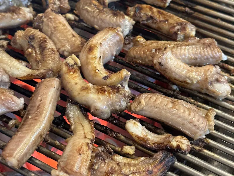 숯불 위에서 맛있게 익어가는 꼼장어