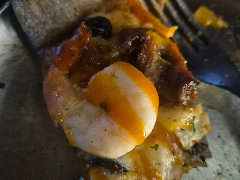 탱글탱글한 새우가 듬뿍 올라간 불고기 새우 피자