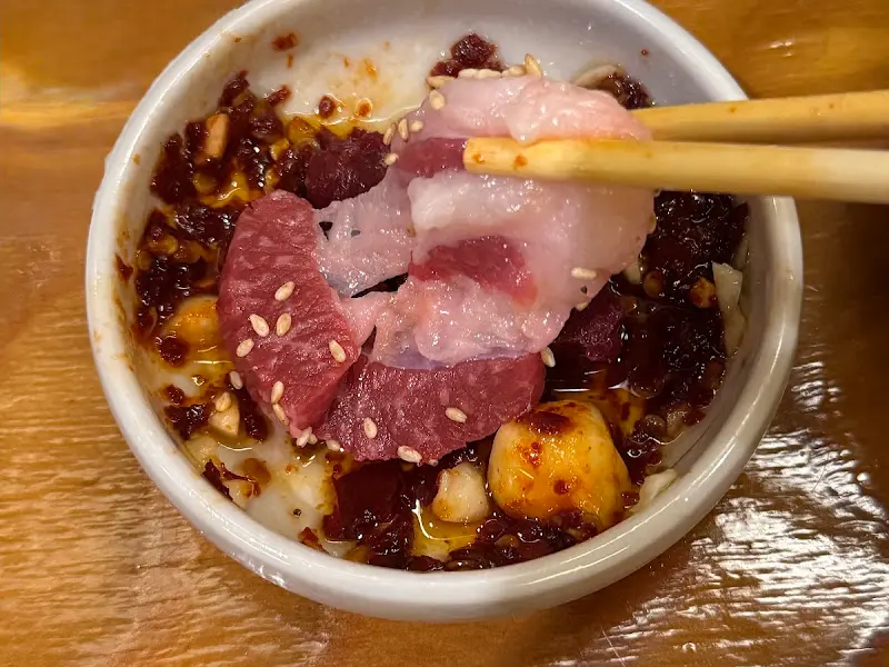 특제 소스에 찍어 먹는 뭉티기