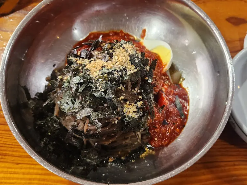 평강 막국수의 비빔 막국수