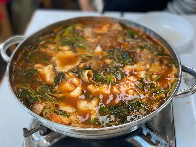 보글보글 끓는 섞어 매운탕