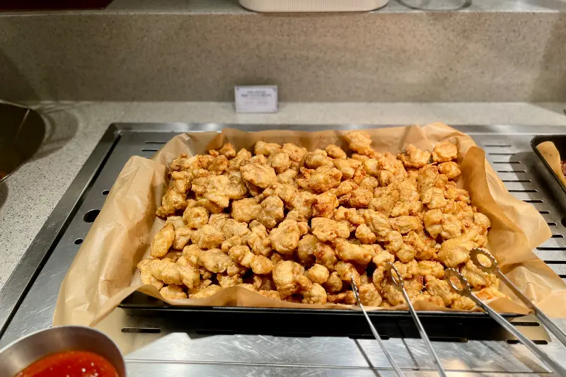 바삭하게 튀겨진 치킨