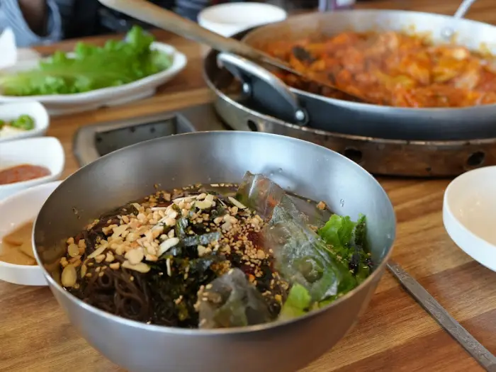 잣 막국수와 닭갈비