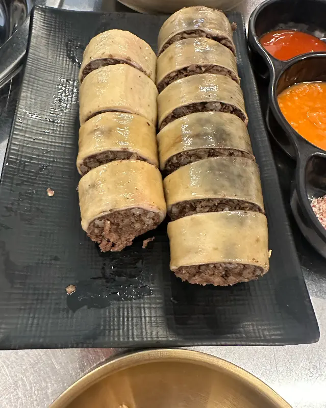 윤기가 흐르는 순대