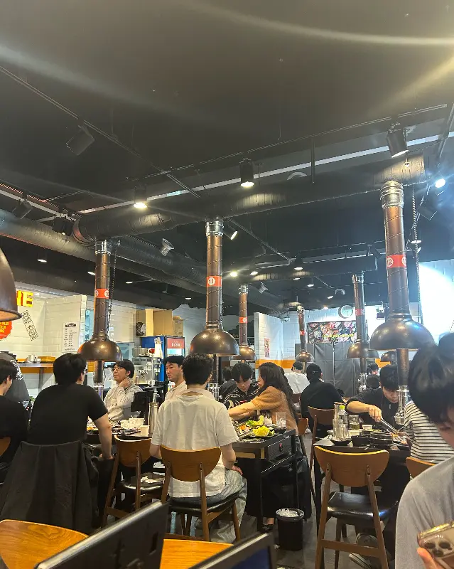 화로상회 내부 전경