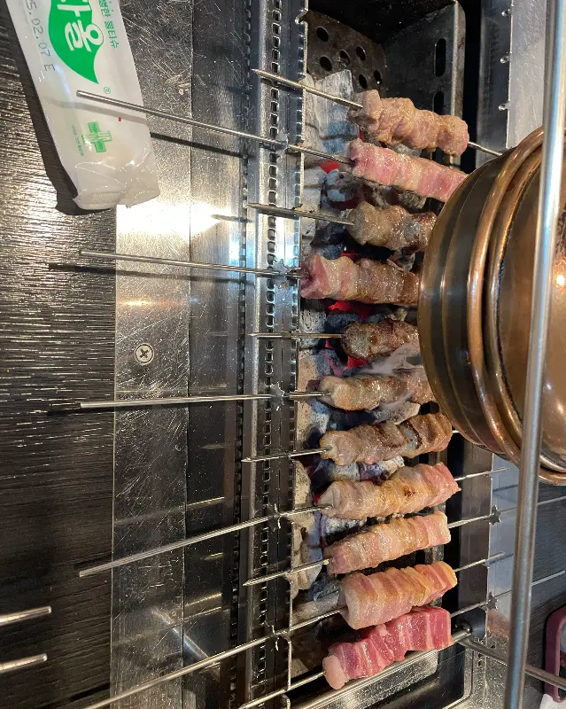 양꼬치 굽는 모습