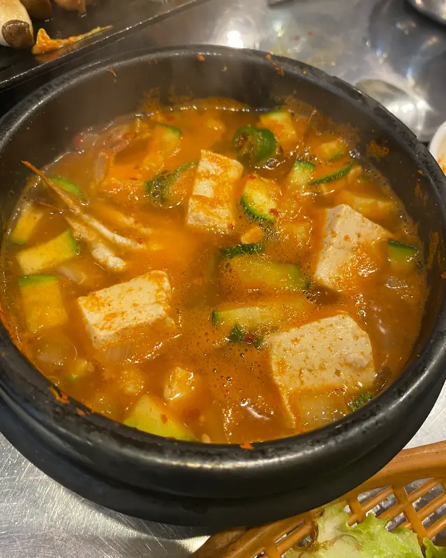 꽃게와 두부가 듬뿍 들어간 된장찌개