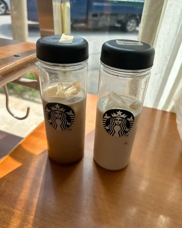 깔끔하게 담겨 나오는 음료