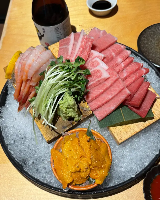 참치회 한 상 차림