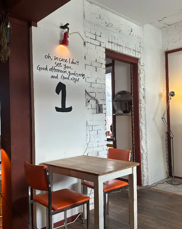 피스커피랩 내부 인테리어