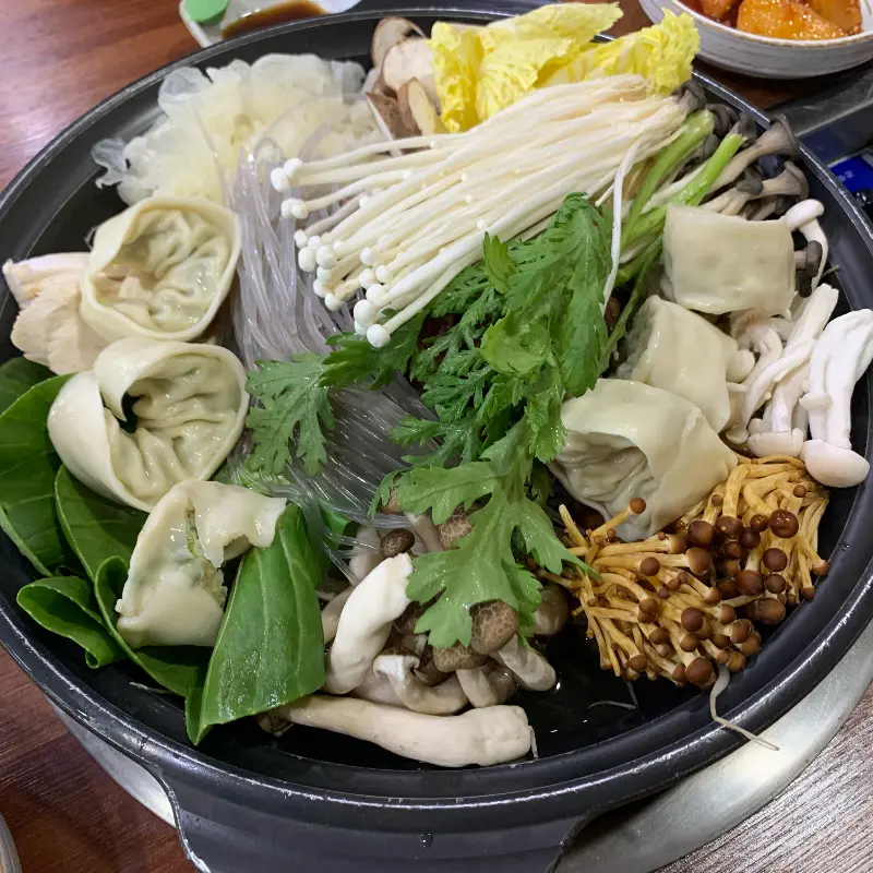 솔향식당에서 맛본 버섯불고기전골