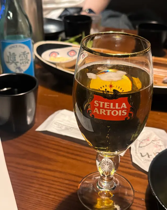 시원한 스텔라 아르투아 생맥주