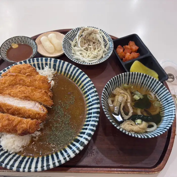풍성한 카레와 우동