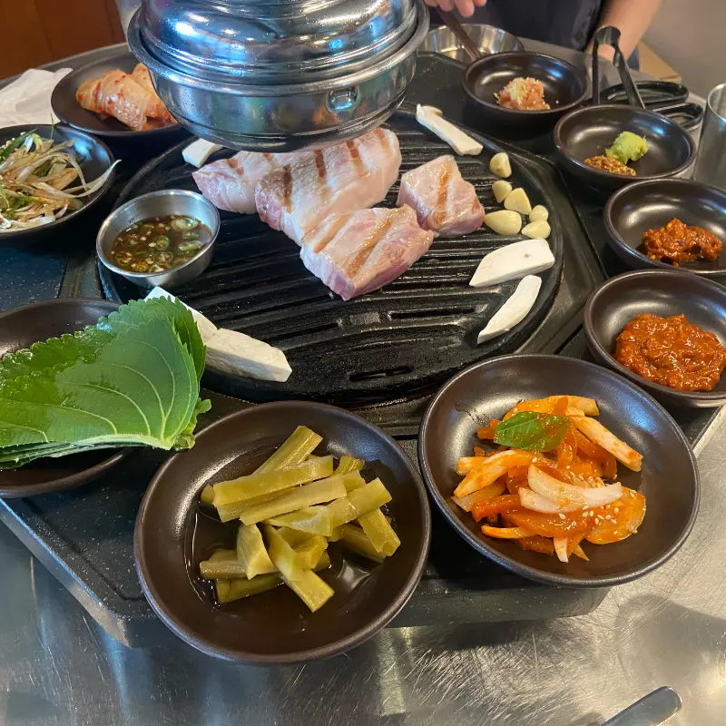 초담집의 숯불구이 한 상