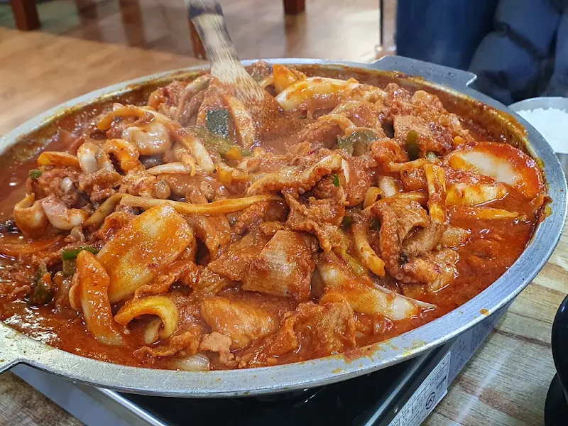 맛있게 볶아진 쭈꾸미+제육 볶음