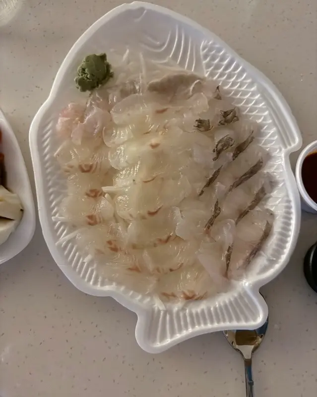 싱싱한 광어회 한 접시