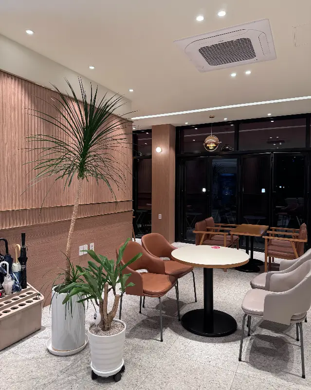 투썸 내부 테이블