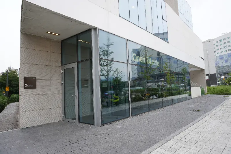 카페 외부 전경