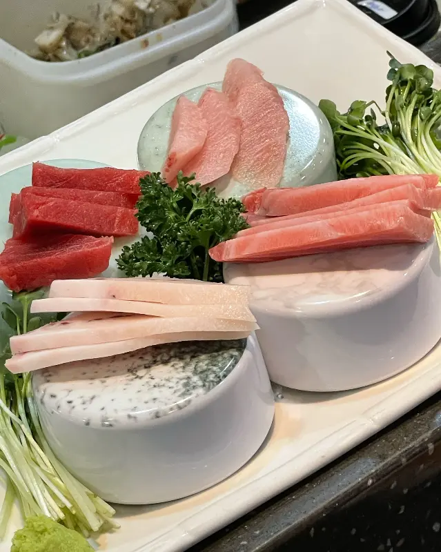 신선한 참치 모듬 한 상