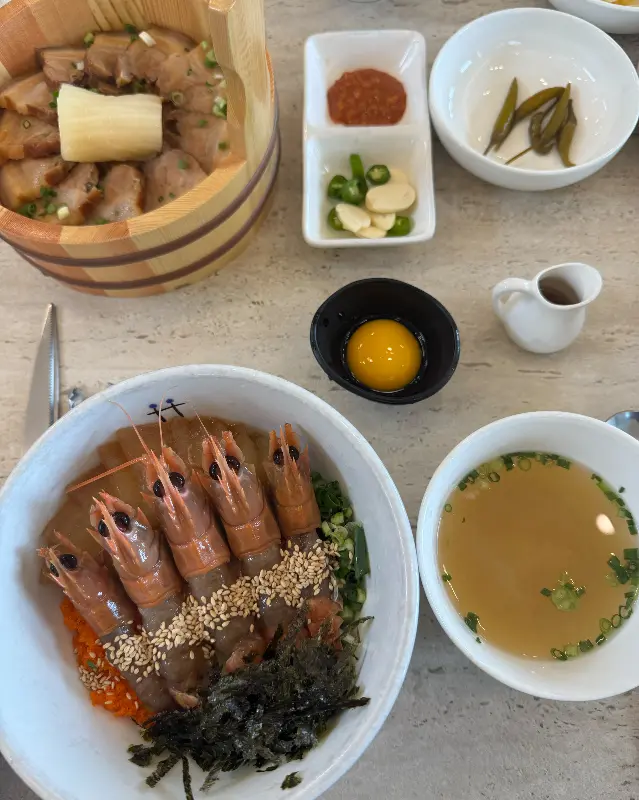 촉촉하고 윤기가 흐르는 돔베고기