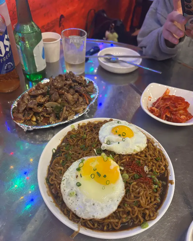 술이 술술 들어가는 분위기