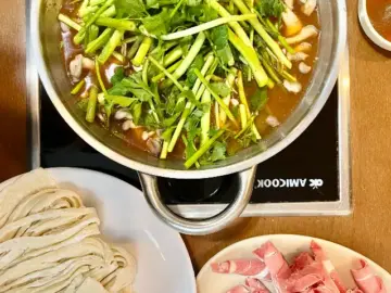 잊을 수 없는 뜨끈한 국물, 파주에서 찾은 최고의 칼국수 맛집