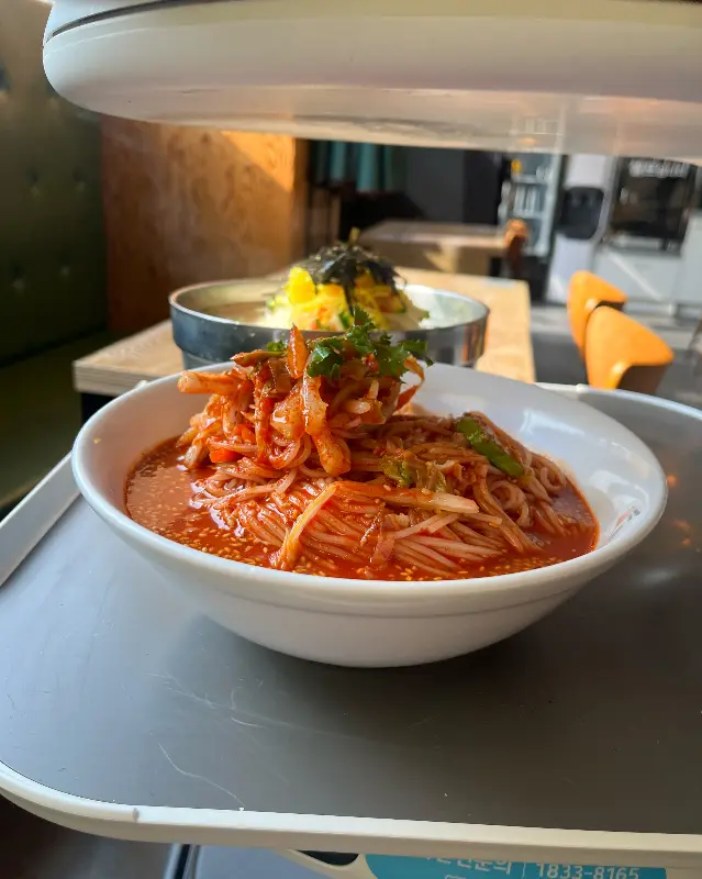 푸짐한 비빔국수 한 상 차림